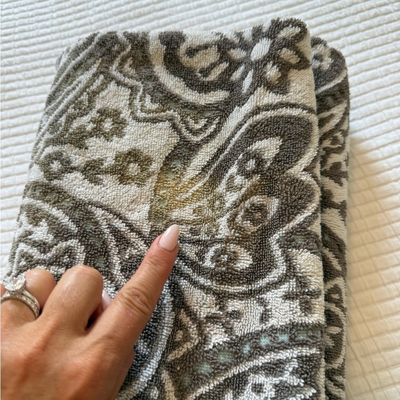 Set of Paisley Bath Towels - Picture 4 of 4